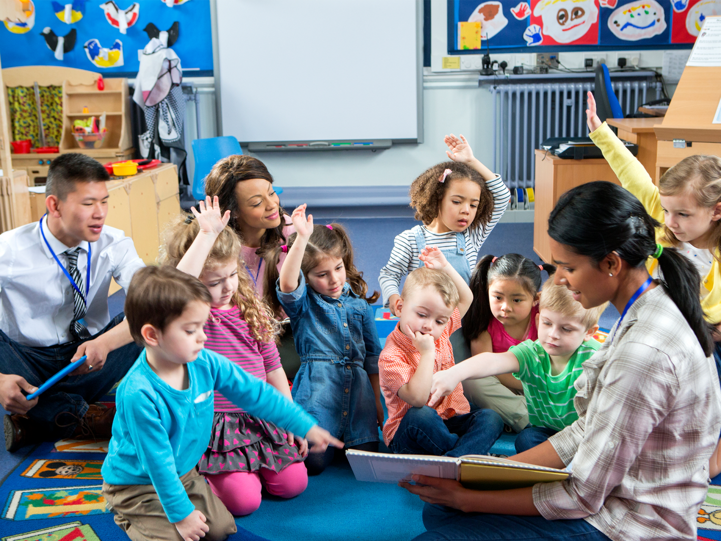 APH shop featured image of a student using a magnifier to read their school work.